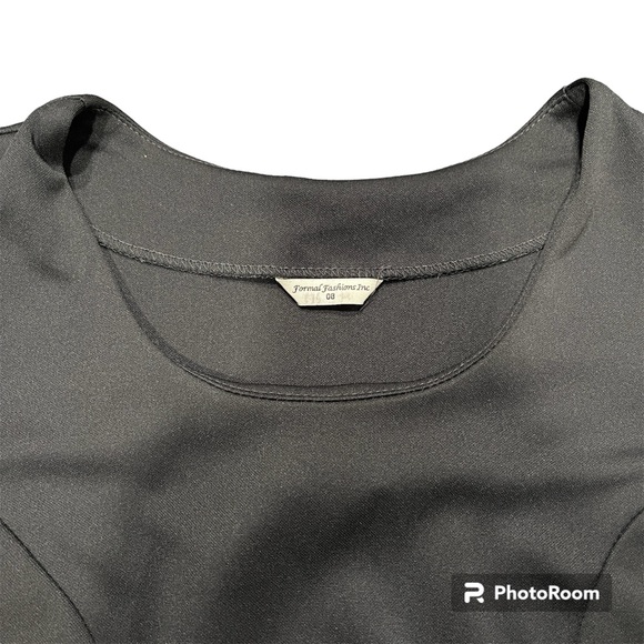 Elegant Choir modest floorlength gown with flowy bell sleeves and ribbon - Picture 9 of 15